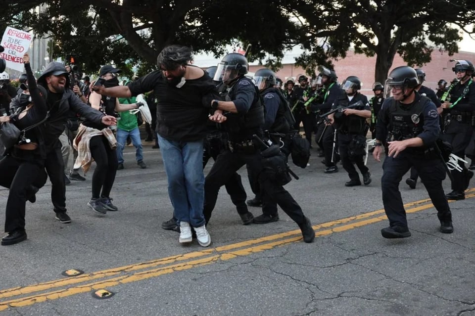 California prohibirá a agentes de Inmigración ocultar su identidad tras polémicas redadas