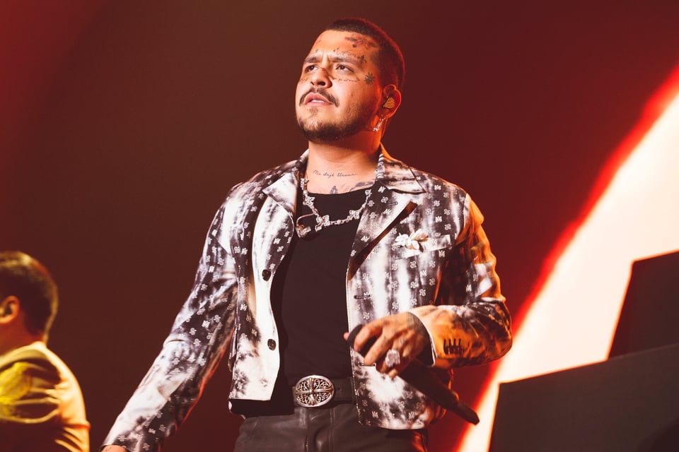 Fan acusa a Nodal de no quitarle la mirada durante un concierto en Morelia