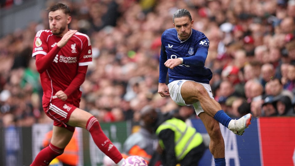 Liverpool vence 2-1 al Everton y sigue perfecto en Premier League