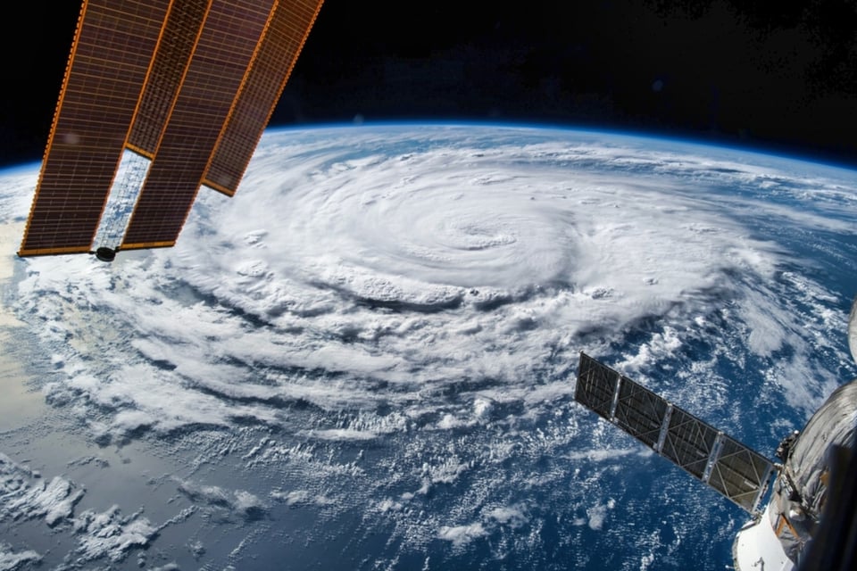 Huracán Gabrielle avanza hacia las Azores con fuerza de categoría 3 con amenazas tropicales en EE.UU.