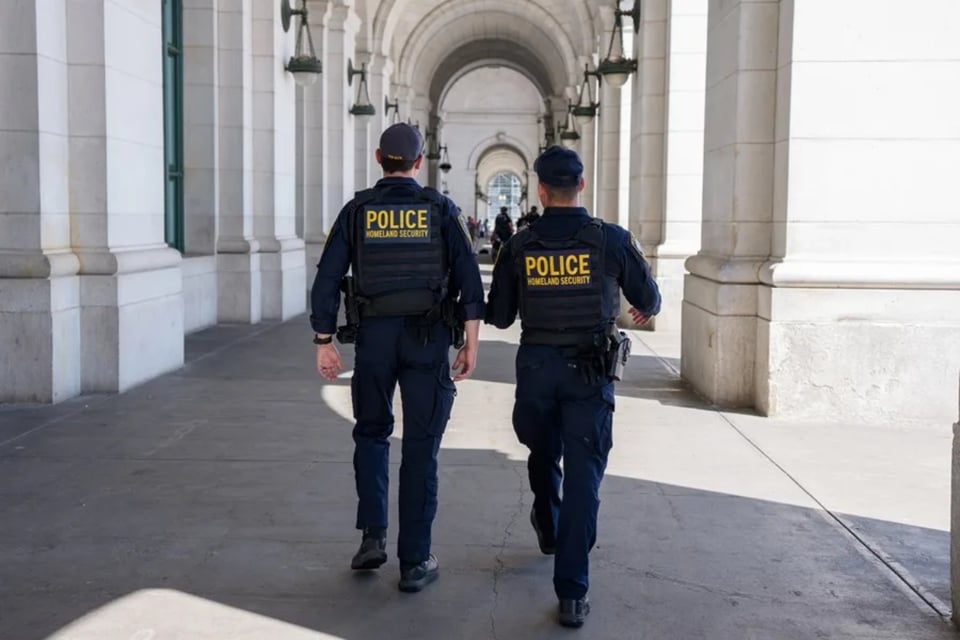 Lanzan iniciativa ciudadana para monitorear agentes de ICE en Los Ángeles