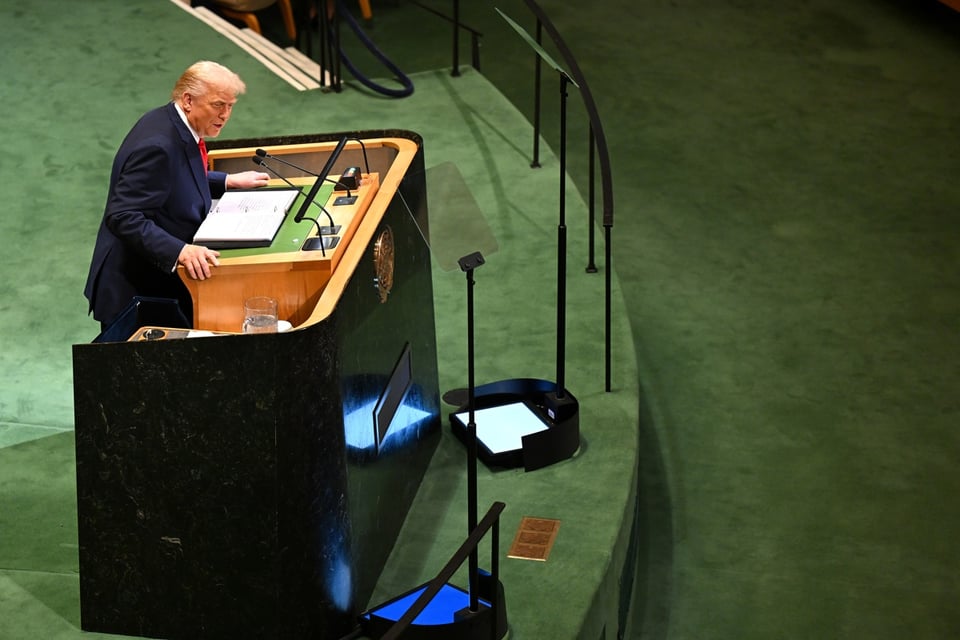Trump denuncia “sabotaje” en la ONU tras fallas técnicas en escaleras y teleprónter