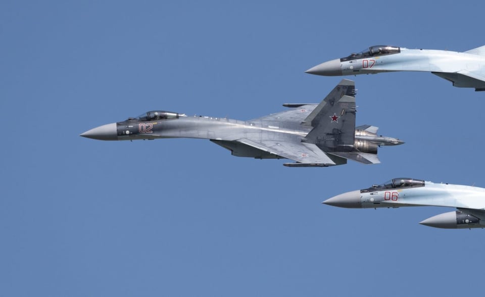 Alerta en EEUU: cazas rastrean aviones rusos cerca de Alaska
