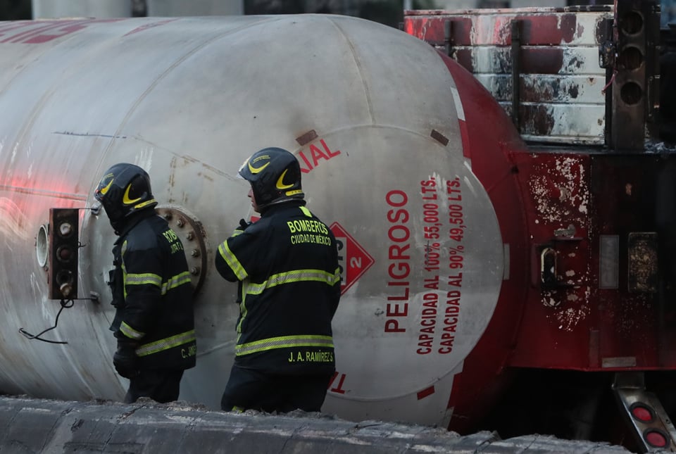 La cifra de muertos sube a 27 tras explosión de pipa de gas en México featured image