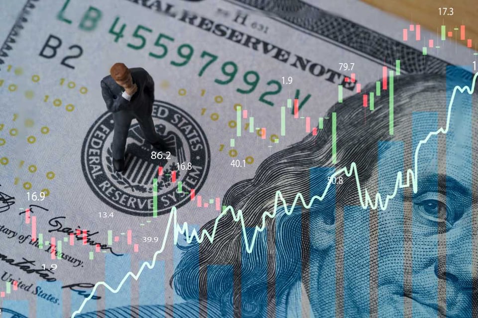 Bolsa estable y en récord: Intel se dispara y mercados reaccionan tras el recorte de tasas