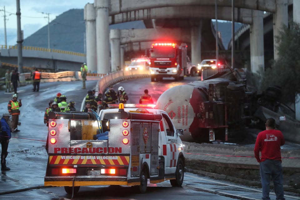 Aumenta el número de muertos tras explosión de camión de gas en México featured image