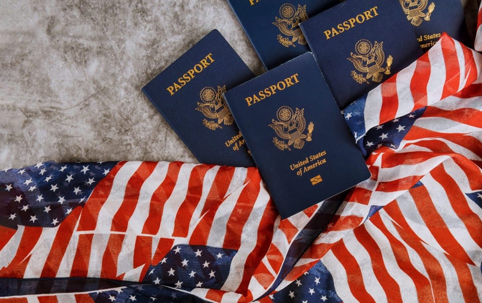 Trump busca frenar fallo sobre género en pasaportes ante la Corte Suprema