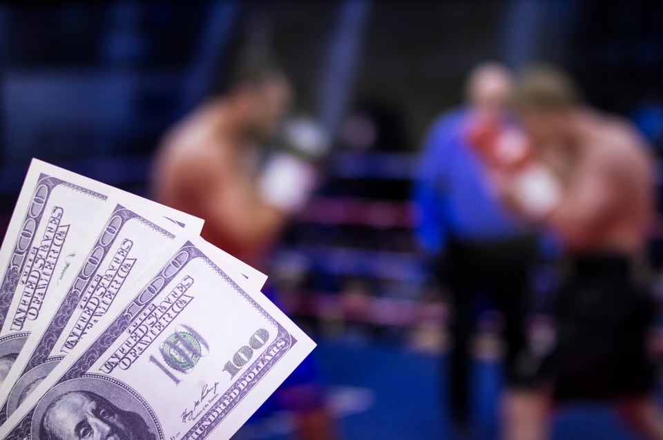 Influencer mexicano pierde millonaria apuesta tras derrota de Canelo