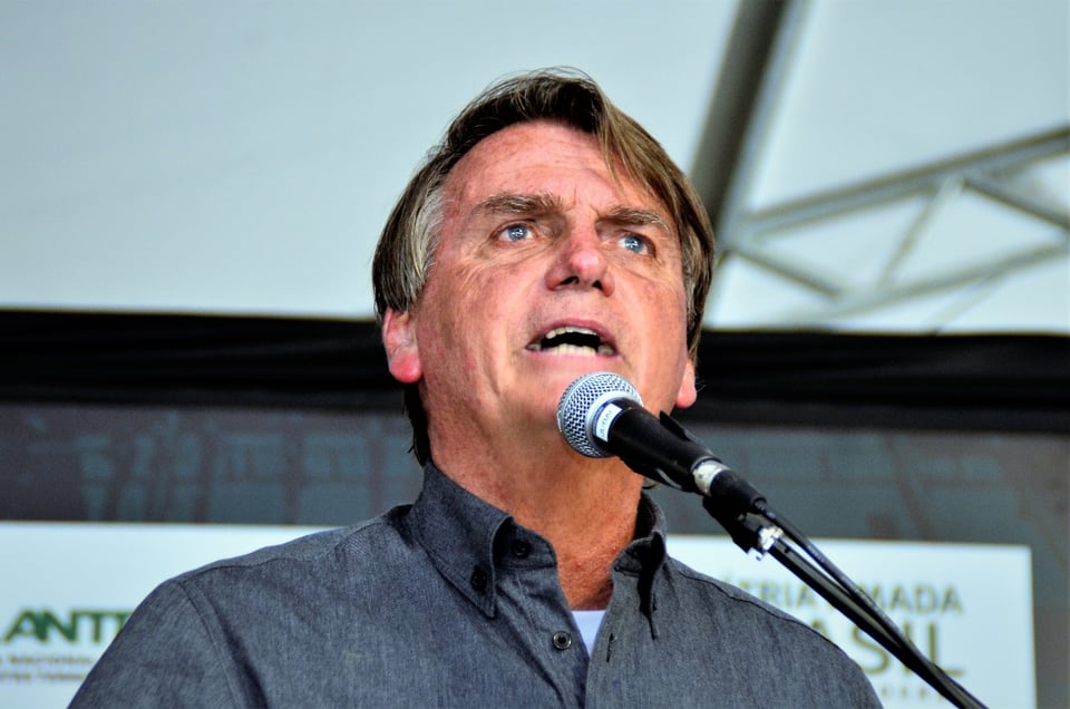 El expresidente de Brasil Jair Bolsonaro es diagnosticado con cáncer de piel precoz y continúa en prisión domiciliaria