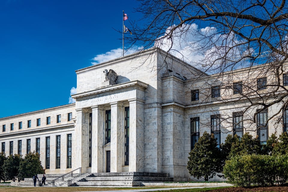 La Fed realiza el primer recorte de tasas de interés bajo el Gobierno Trump