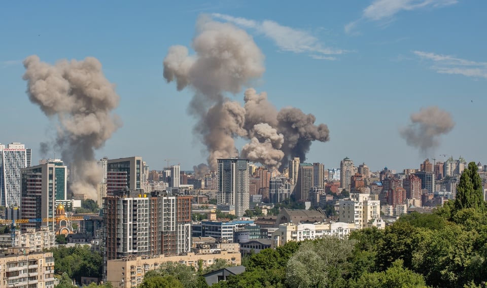 Ataque aéreo ruso deja al menos 24 muertos en Ucrania