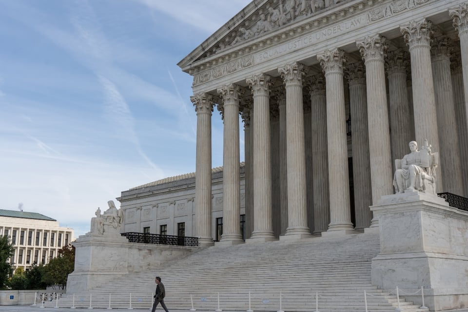 Corte Suprema avala criterios de ICE para detenciones en Los Ángeles