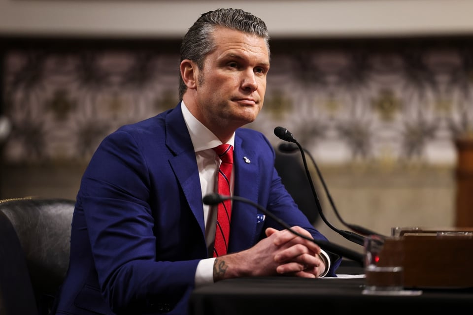 Hegseth advierte que Maduro tiene “muchas decisiones que tomar” en medio de despliegue militar estadounidense en el Caribe