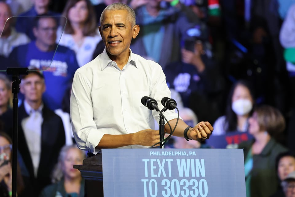 Barack Obama regresa al escenario político con dos mítines featured image