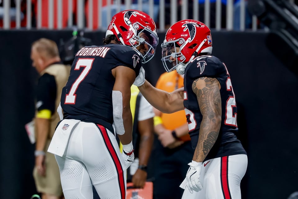 Bijan Robinson brilla y Atlanta vence a los Bills en la NFL