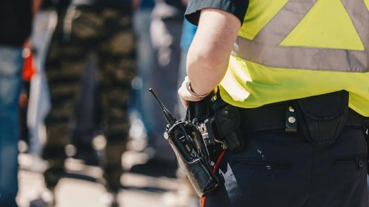 Manifestantes se enfrentan a ICE en Chicago tras la visita de Kristi Noem