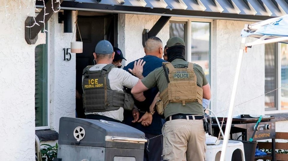 ICE arresta a más de 10 jornaleros en Home Depot de Los Ángeles