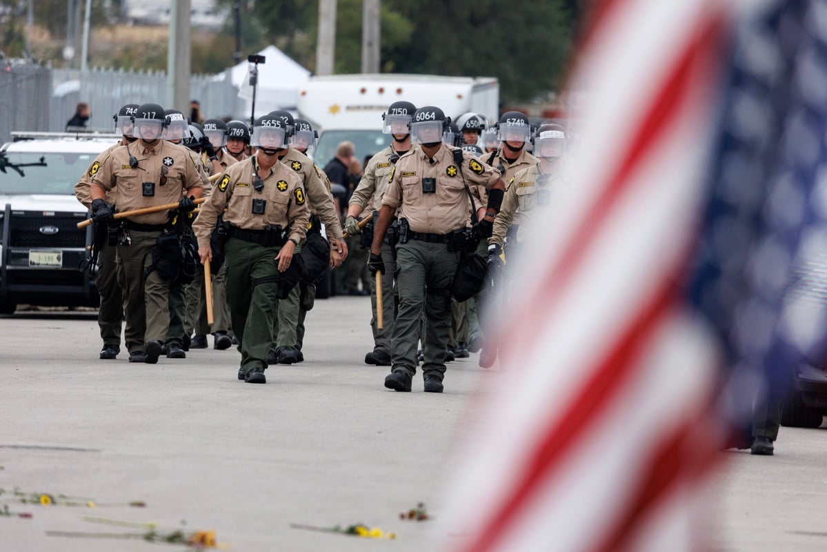 Federal Raids Trigger Chaos in Chicago’s Mexican Neighborhood