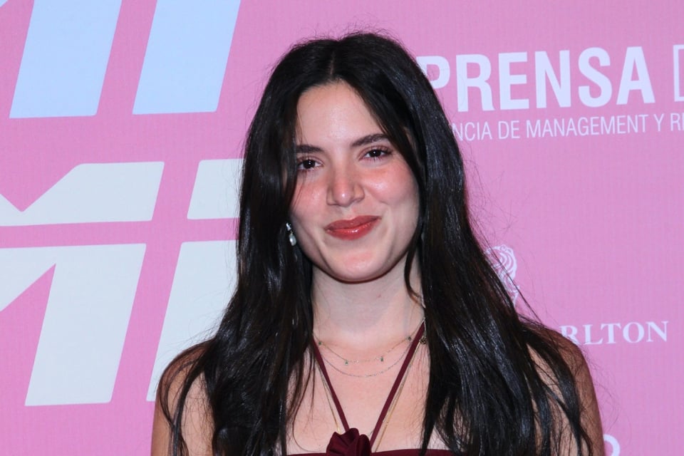 América, hija de Alejandro Fernández, rompe el silencio sobre el supuesto “novio” de su abuela Cuquita