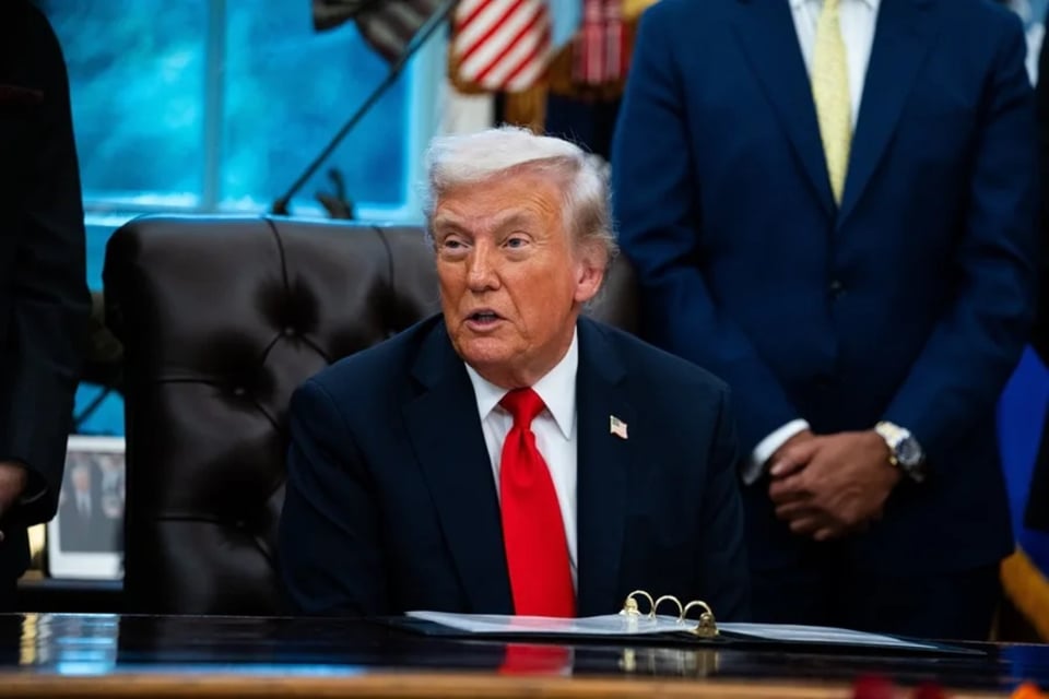 Trump llama “matón” a Gustavo Petro y lo acusa de fabricar drogas