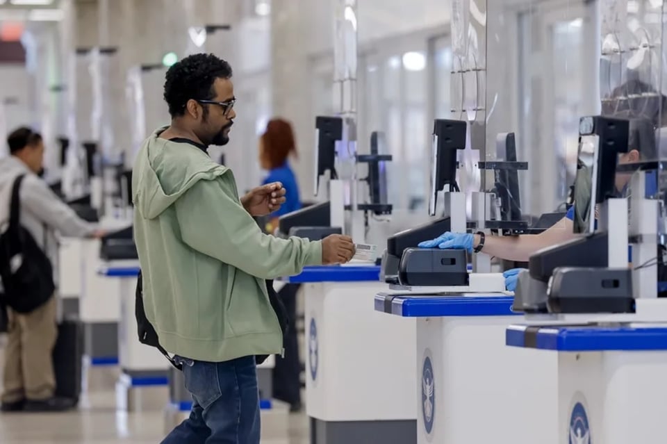 U.S. Will Take Photos and Biometric Data of Foreigners Upon Entry and Exit