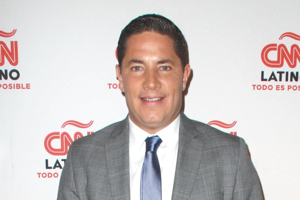 Fernando del Rincón llora durante transmisión