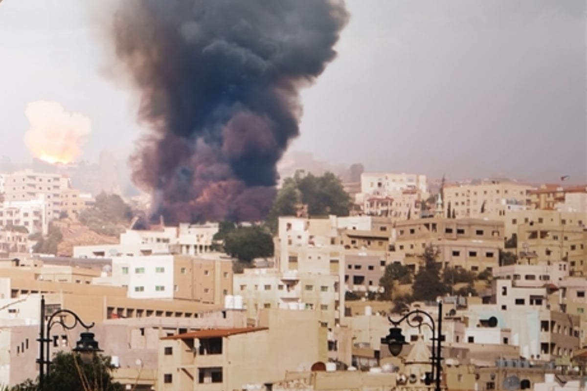 Israel acusa a Hamás de violar el alto el fuego impulsado por Trump tras retrasos en entrega de rehenes y nuevos incidentes armados