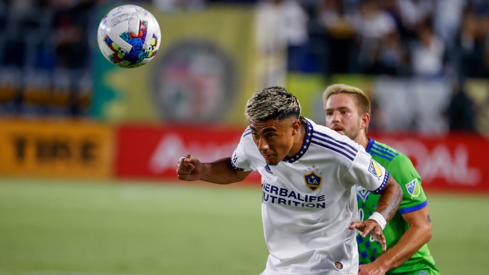 Tigres piensa en Julián Araujo como refuerzo para 2025