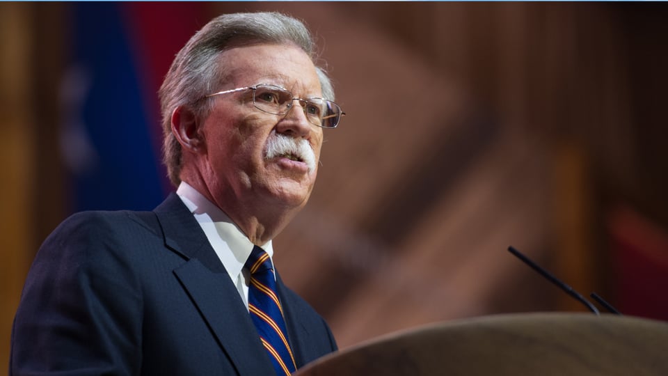 John Bolton se declara no culpable de 18 cargos por manejo de documentos clasificados
