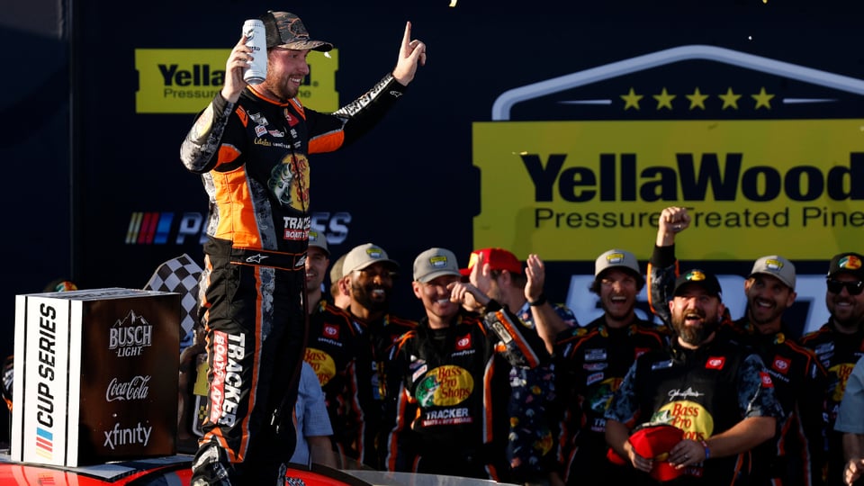 Briscoe gana en Talladega y avanza al Championship 4