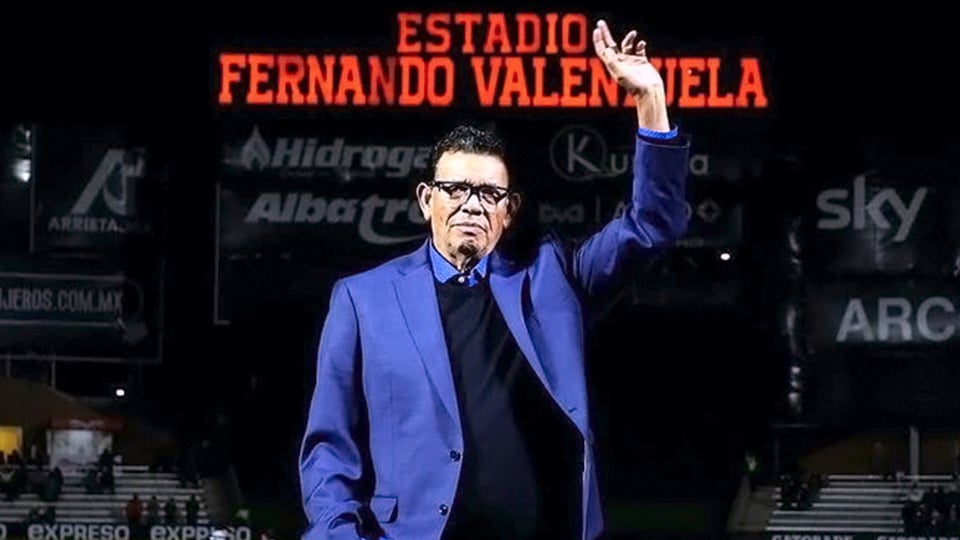 Dodgers rinden homenaje a Fernando Valenzuela a un año de su partida