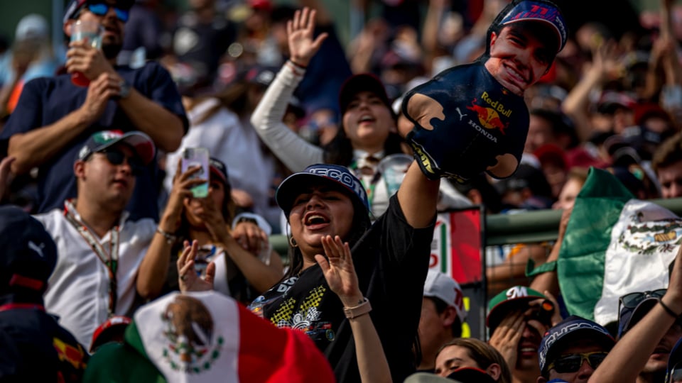 Pelea entre aficionados empaña la fiesta del GP de México 2025 ( Video)