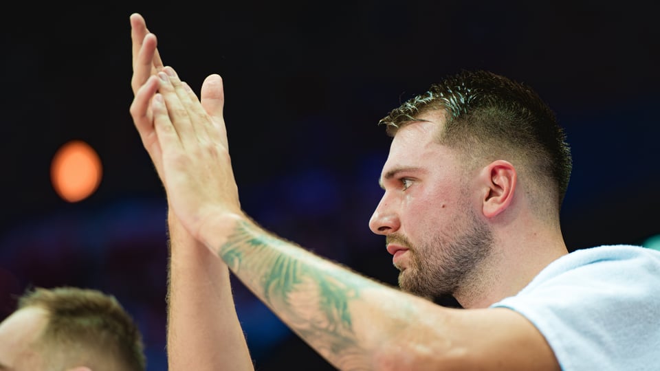 Luka Doncic hará su debut con los Lakers este martes en pretemporada
