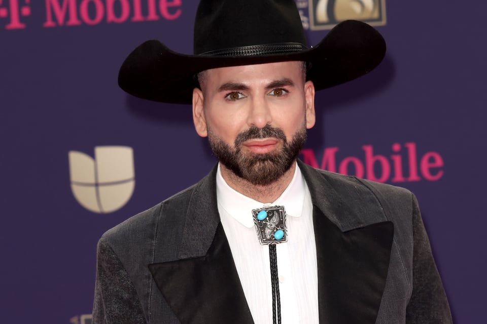 Jomari Goyso desata polémica al insinuar que publicará fotos sin ropa y su mamá lo frena: “No me des ese disgusto”
