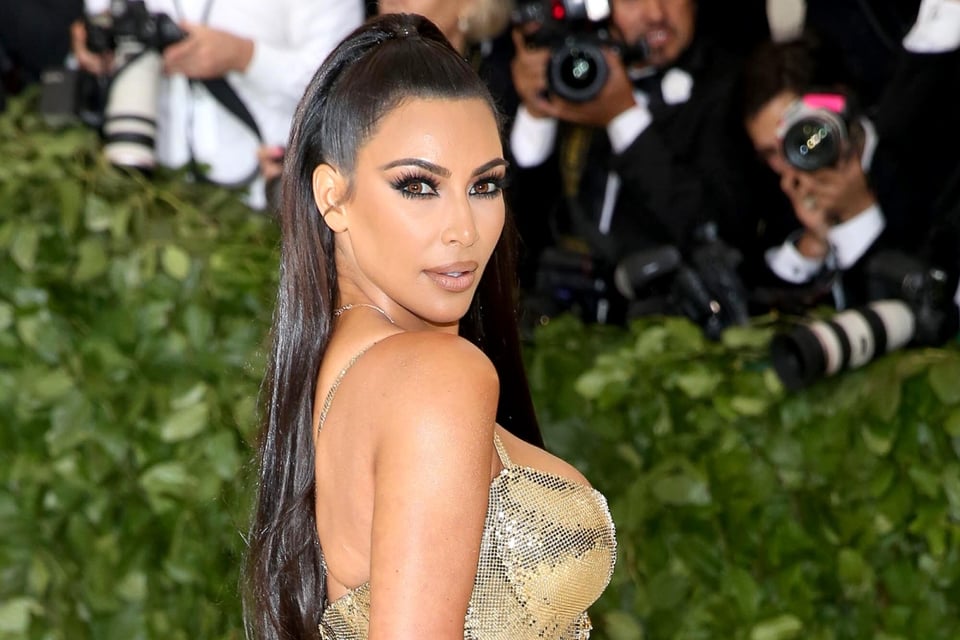 Kim Kardashian sorprende con cambio de look