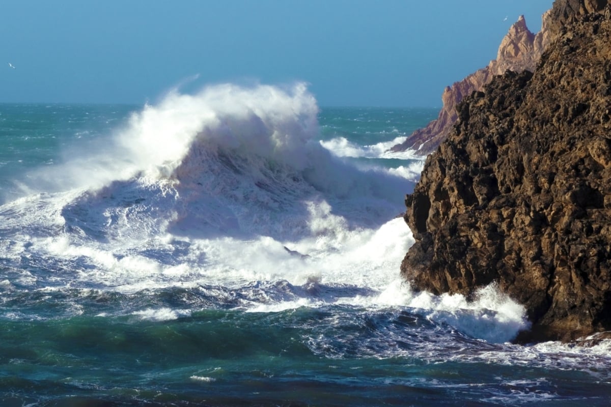 Mareas altas provocan riesgo de inundaciones