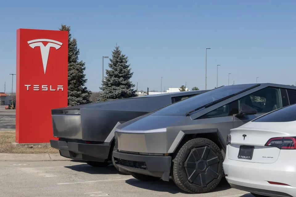 Tesla retira del mercado más de 6.000 Cybertruck por riesgo de accidente