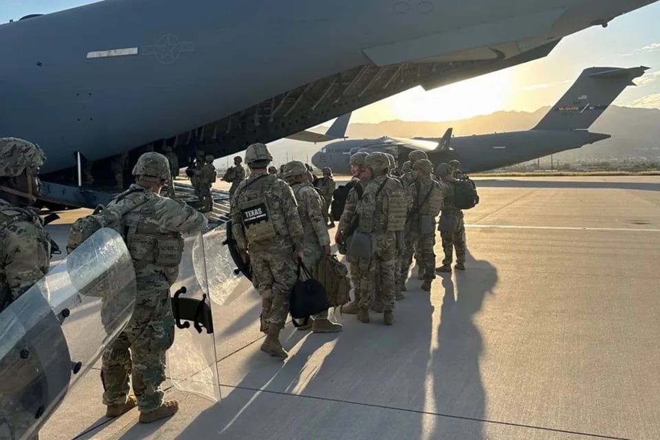 ‘No están haciendo su trabajo’: Greg Abbott envía 200 efectivos de la Guardia Nacional a Chicago