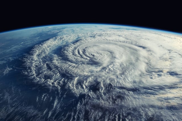 Tormentas marinas azotan el Atlántico con oleaje y alertas de huracán en Bermudas; ¿hay riesgo para EEUU?
