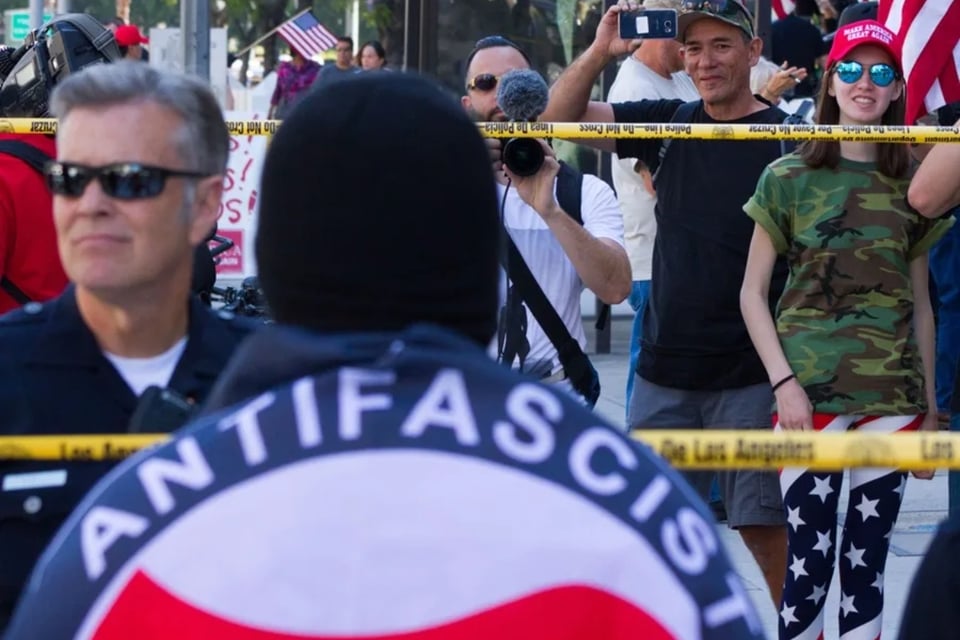 EEUU presenta primera acusación por terrorismo vinculada con el movimiento Antifa
