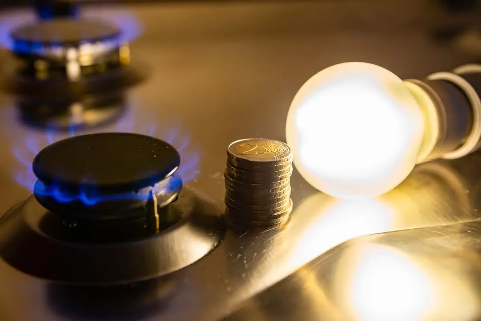 Cierre del gobierno deja a familias sin ayuda para pagar luz y gas en invierno featured image