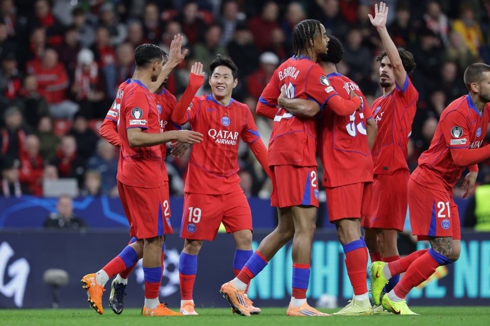 PSG golea al Leverkusen y sigue invicto en Champions