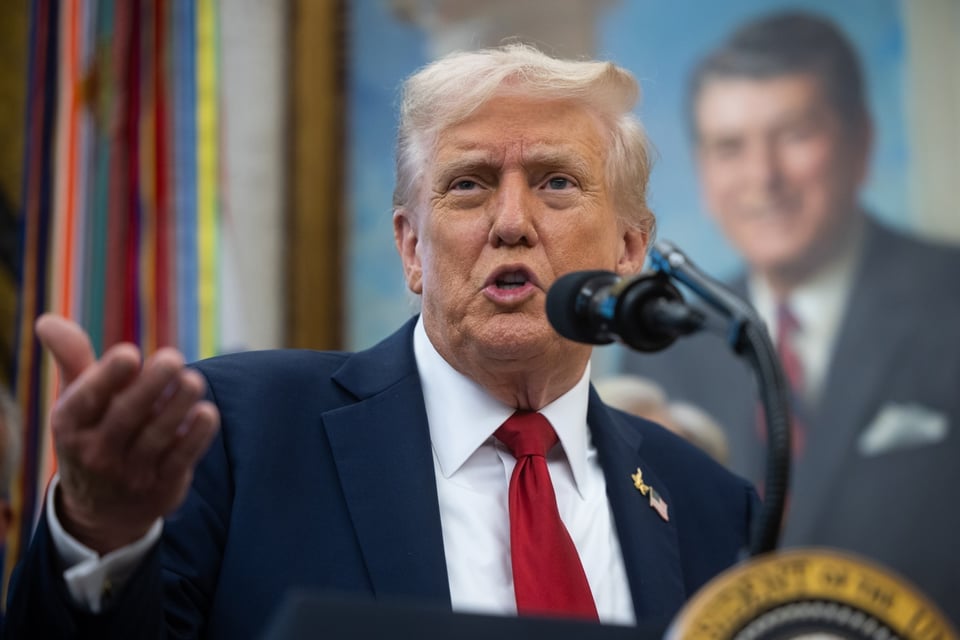 Donald Trump considera viajar a Oriente Medio tras una revisión médica en Walter Reed
