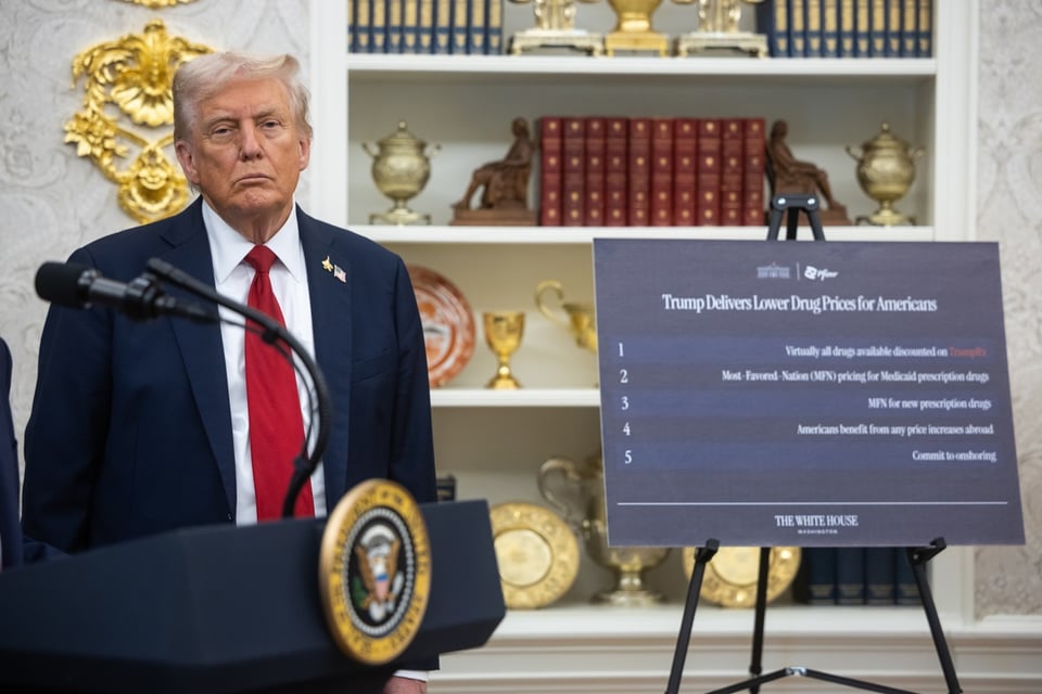 Trump activa aranceles a medicamentos y camiones pesados en nueva ofensiva comercial