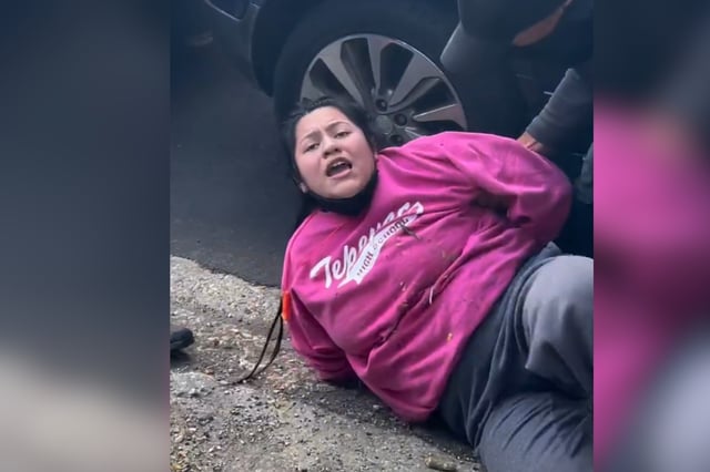 ICE detiene a dos mujeres afuera de una escuela en Chicago