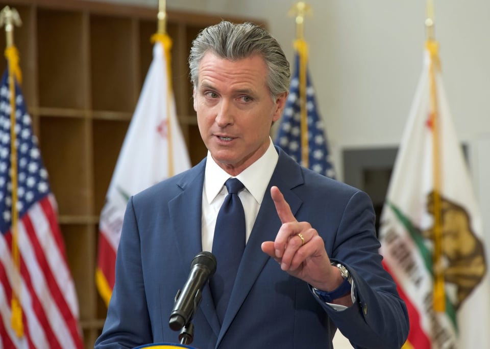 Newsom amenaza con demandar a Trump por plan de enviar tropas a San Francisco