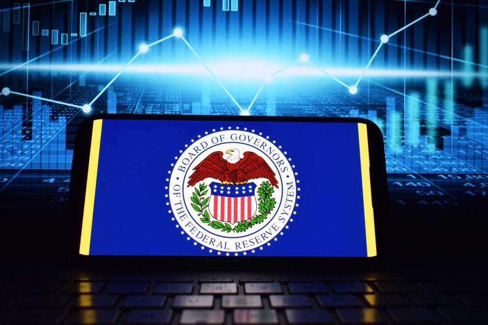 Recorte tasas de octubre y probabilidad FedWatch: lo que espera el mercado y cómo impacta tu bolsillo