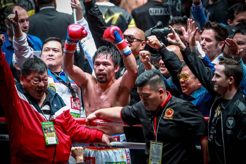 Manny Pacquiao insinúa posible revancha con Mayweather