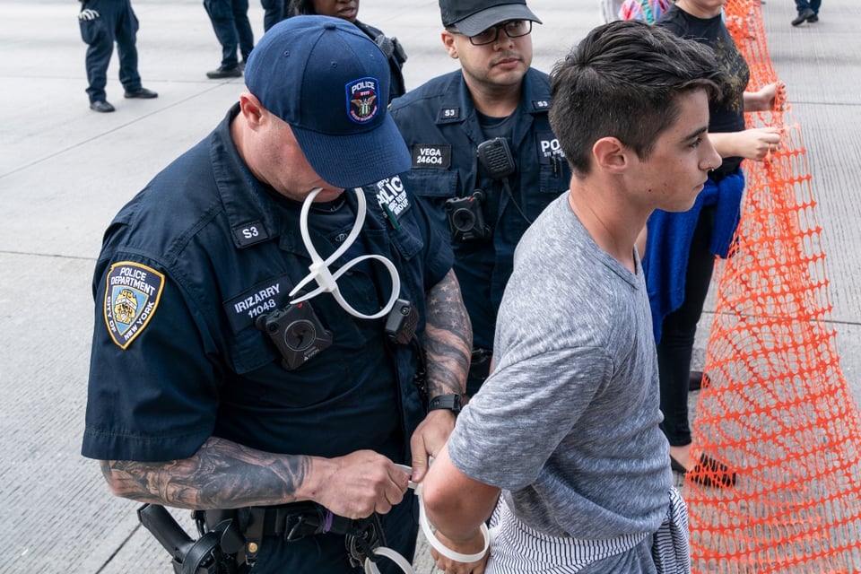 ICE acusado de usar método considerado inhumano contra los inmigrantes