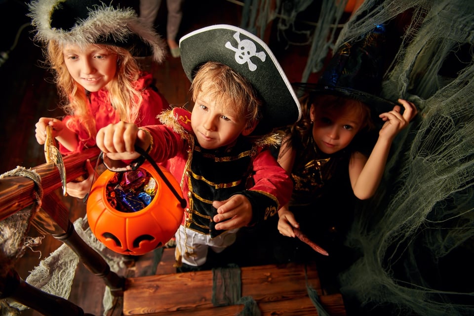 Por qué el “dulce o truco” se convirtió en una tradición de Halloween